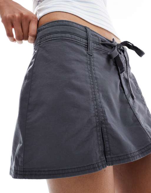 Hollister – Kurzer Faltenrock in Grau, 3 von 5