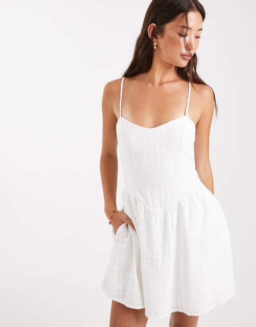 Hollister – Kurzes Skort-Kleid in Weiß mit Rückenausschnitt, 3 von 4
