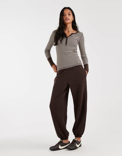 Hollister låga baggy joggers med uppvikta benslut i brunt - view 1