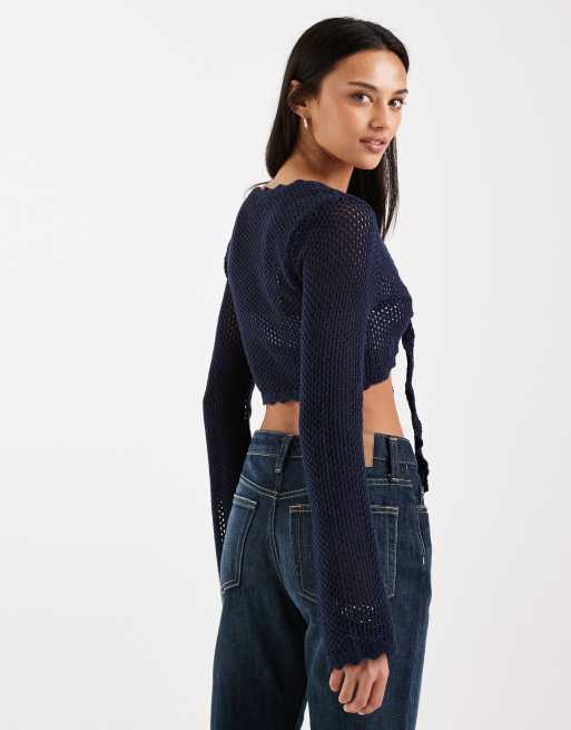 Hollister – Langärmliges Cropped-Oberteil in Marineblau mit Bindedetail vorne, 4 von 4
