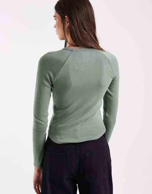 Hollister langärmliges T-Shirt mit Rundhalsausschnitt in Khaki, 4 von 4