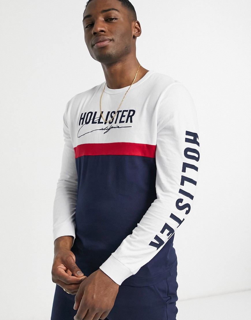Hollister - Langærmet t-shirt med tech-logo og farveblok i rød/hvid