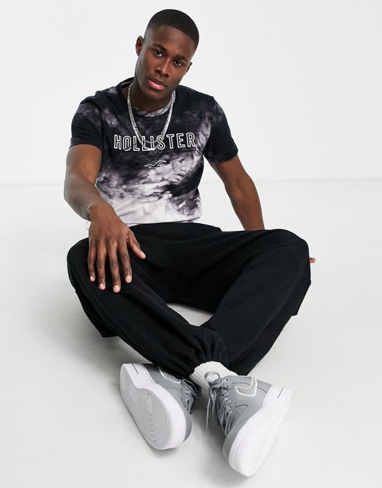 https://images.asos-media.com/products/hollister-large-front-logo-acid-wash-t-shirt-in-black/201360588-4?$n_550w$&wid=550&fit=constrain