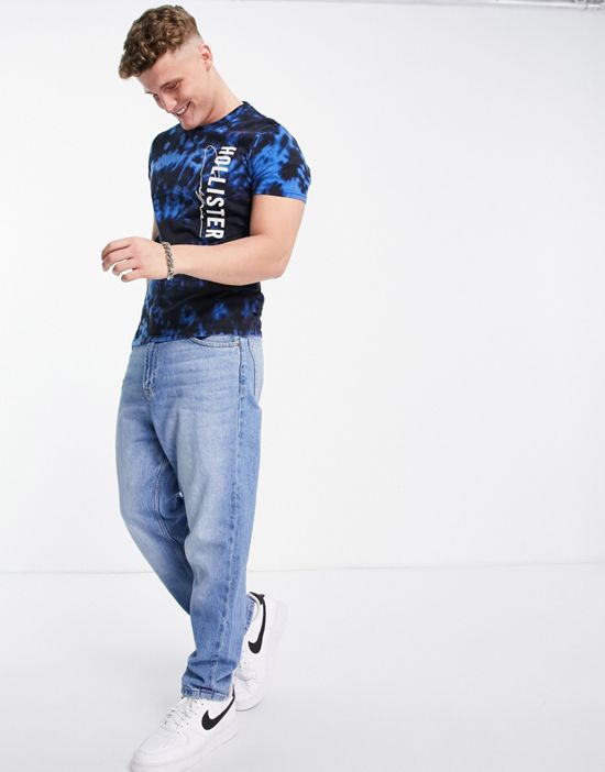 https://images.asos-media.com/products/hollister-large-front-vertical-logo-tie-dye-t-shirt-in-blue/201360513-4?$n_550w$&wid=550&fit=constrain