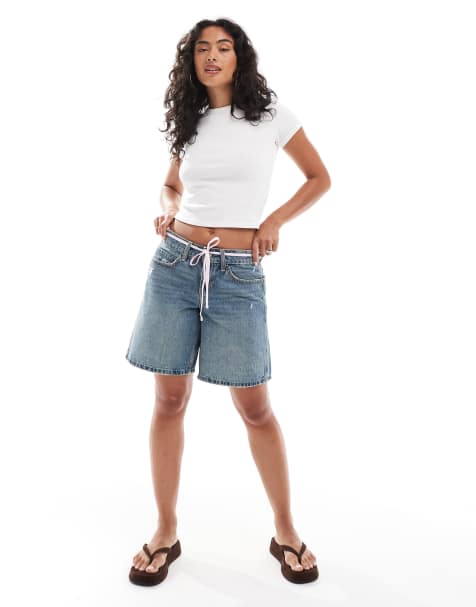 Hollister - Lavtaljede baggy denimshorts med broderier i mellemblå vask - view 1