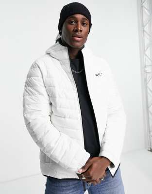 Hollister – Leichte Steppjacke in Weiß mit Logo