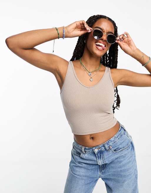 Hollister – Ljusbrunt ribbat linne i seamless design 