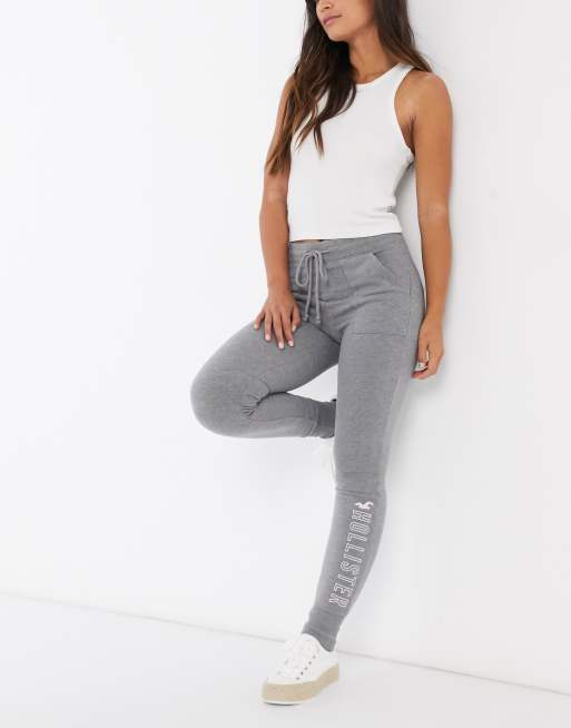 Hollister Co. FLEECE LOGO JOGGERS - Tracksuit bottoms - FLAT GREY