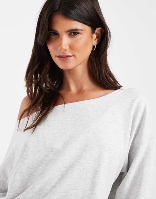 Hollister logo graphic off-shoulder sweatshirt in gray, 3 of 4