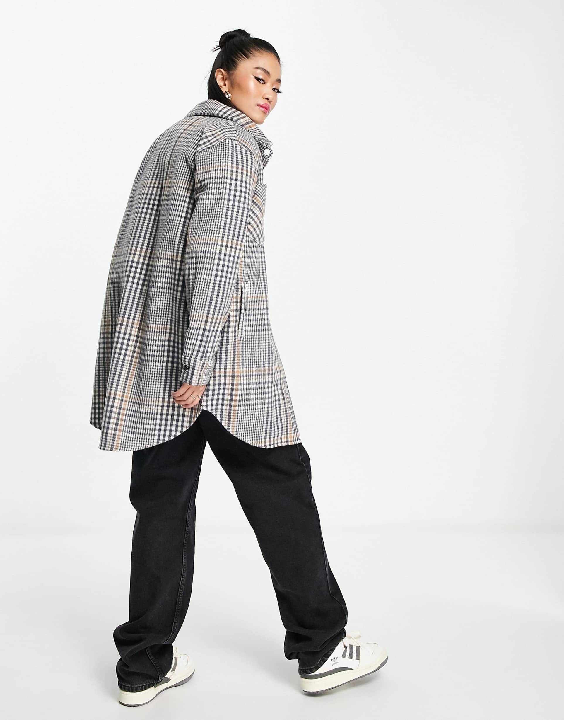 Hollister long shacket in black plaid view 4