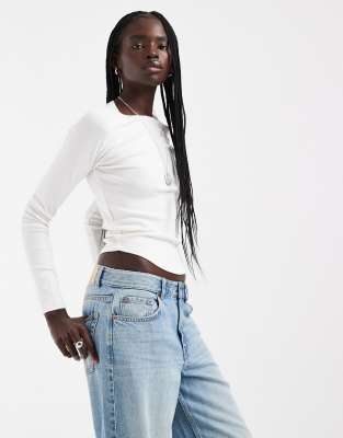 Hollister long sleeve crew neck t-shirt in cream
