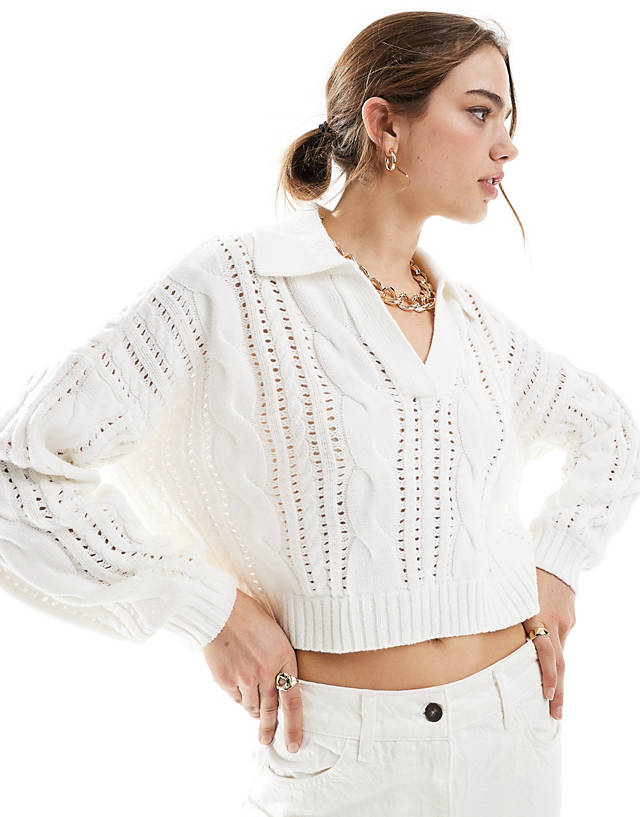 Hollister - long sleeve knitted jumper with polo collar in white