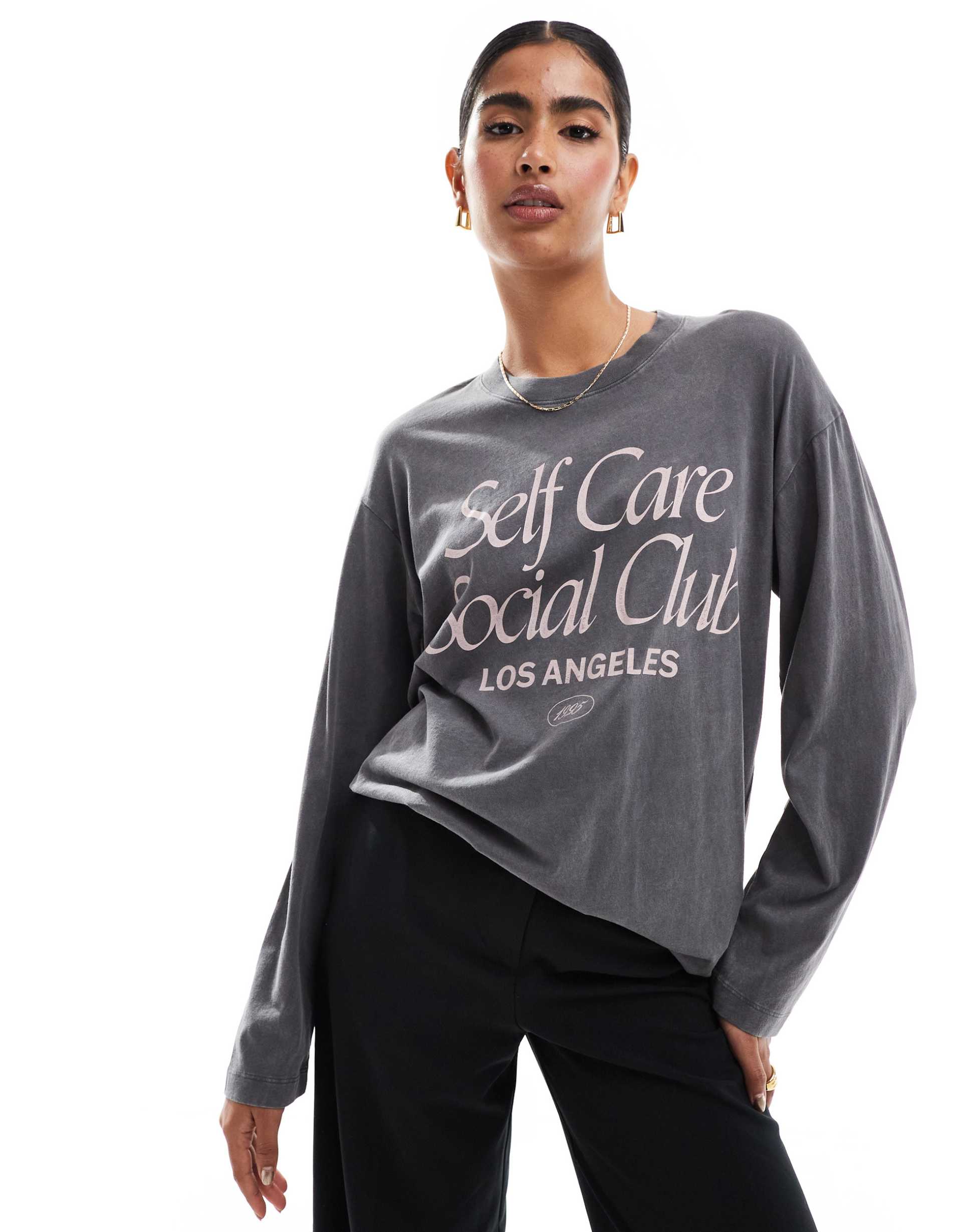hollister long sleeve oversized dad slogan t-shirt in acid wash