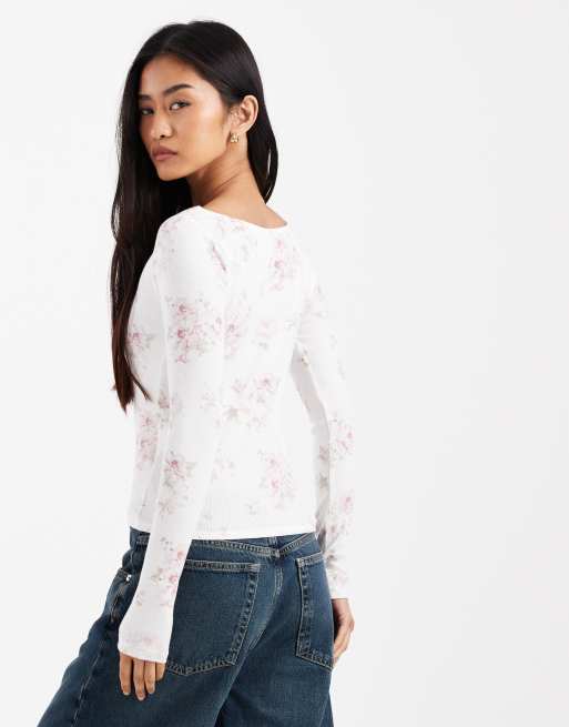 Hollister long sleeve slash neck ribbed top in white floral, 4 of 4
