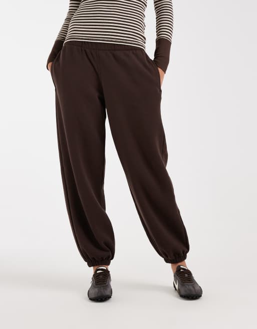 Hollister low rise baggy cuffed joggers in brown, 2 of 5