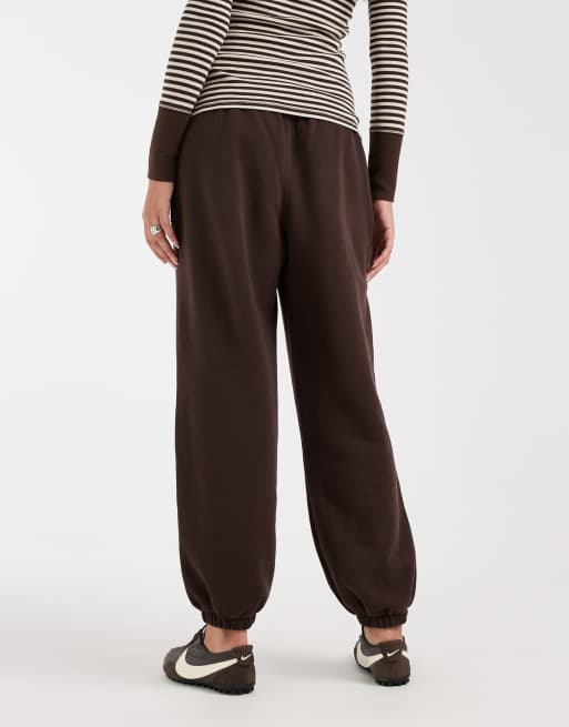 Hollister low rise baggy cuffed sweatpants in brown, 4 of 5