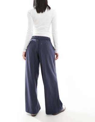 Hollister Low Rise Baggy Pants In Neutral