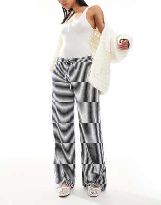 low rise baggy pants in black and white stripe
