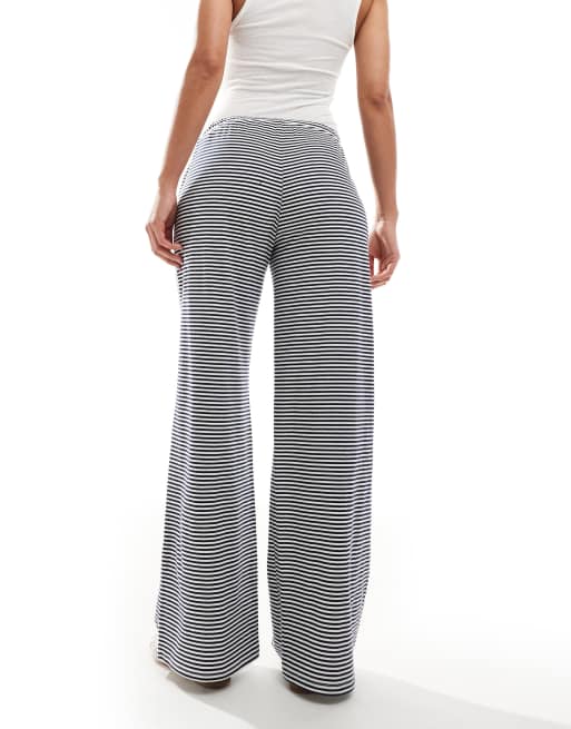 Hollister low rise baggy pants in black and white stripe, 3 of 5