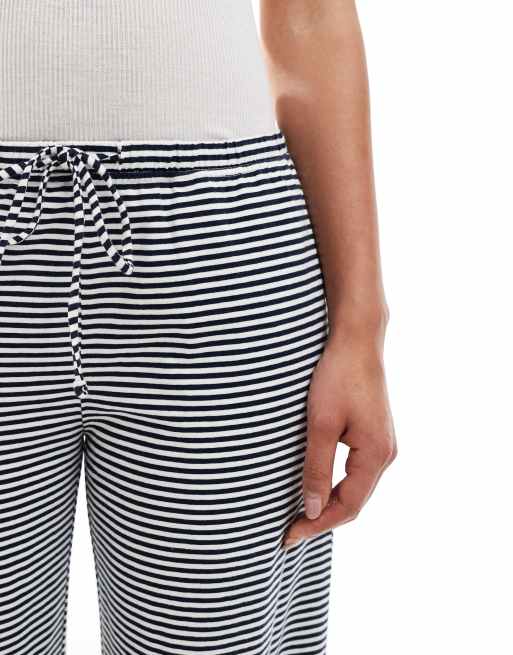 Hollister low rise baggy pants in black and white stripe, 4 of 5