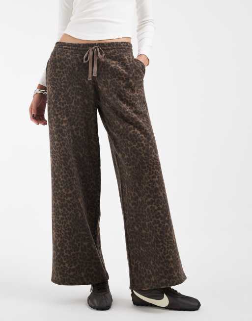 Hollister low rise baggy sweatpants in brown leopard print, 3 of 5
