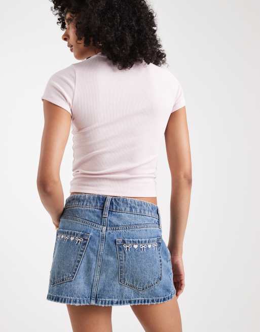 Hollister low rise denim embroidered mini skirt in mid blue wash, 3 of 5