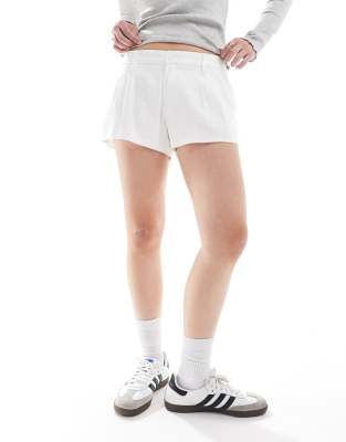 Hollister Hollister low rise linen shorts in white