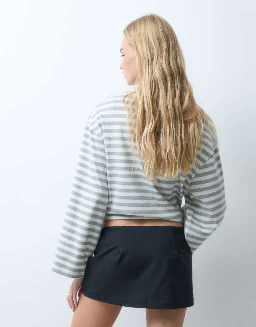 Hollister low rise tailored mini skort in black, 4 of 5