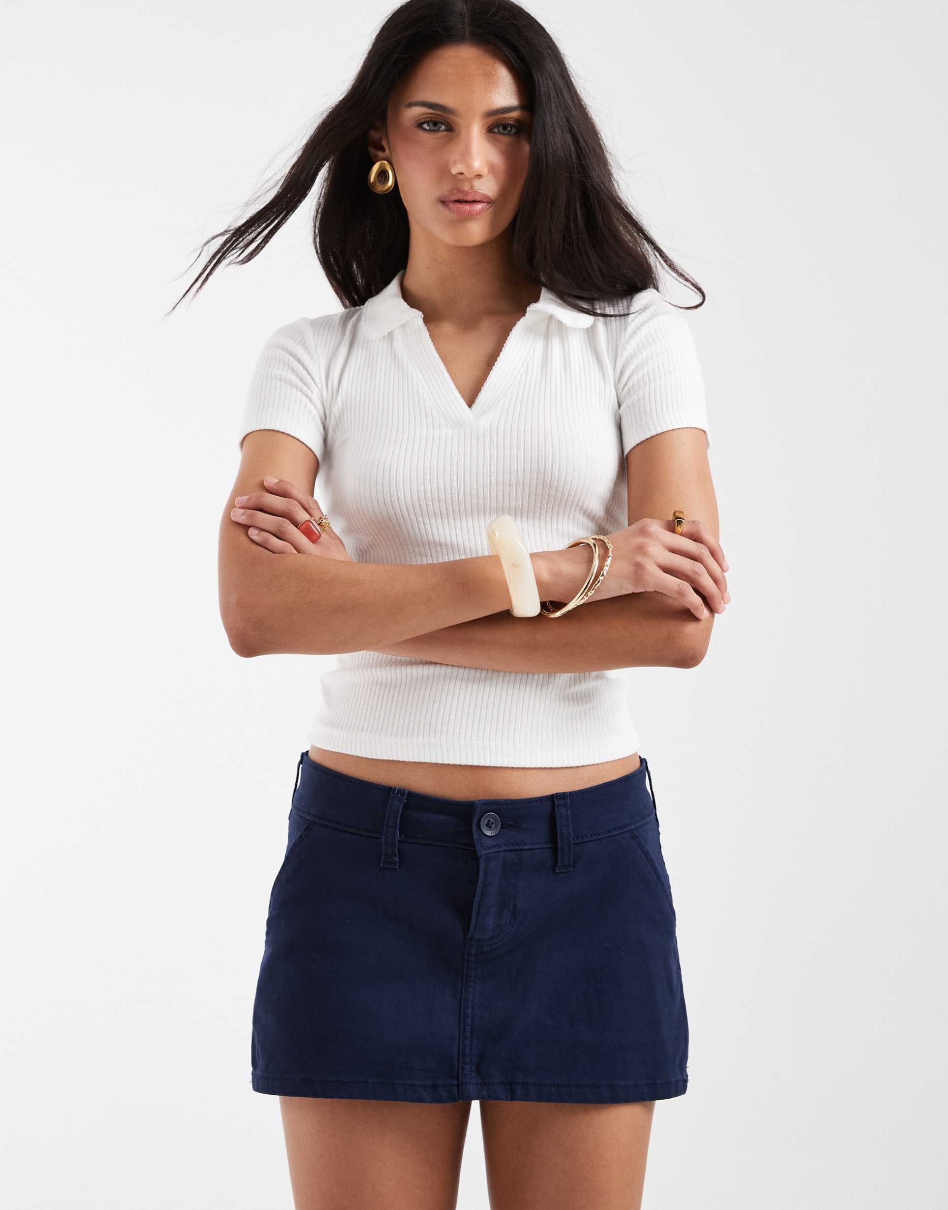 hollister low rise twill mini skirt in navy