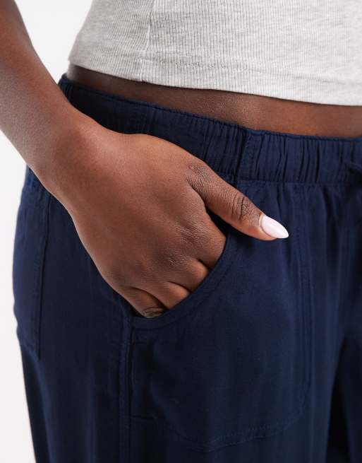 Hollister low rise wide leg pull on pants in navy, 3 of 5