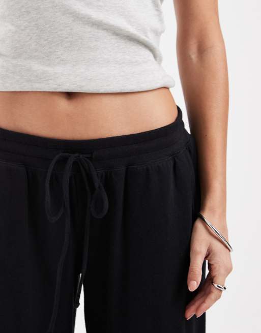 Hollister low rise wide leg sweatpants in black, 3 of 5