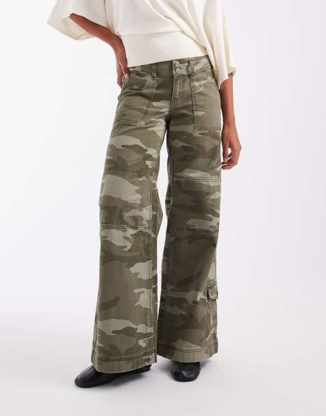 Hollister low rise wide leg utility detail trousers in camo print - view 1