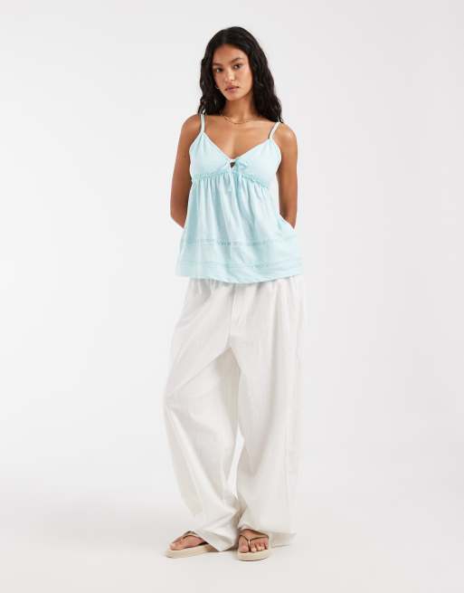 Hollister - Lyseblå babydoll-top med cami-stropper og bindebånd foran, 2 af 4