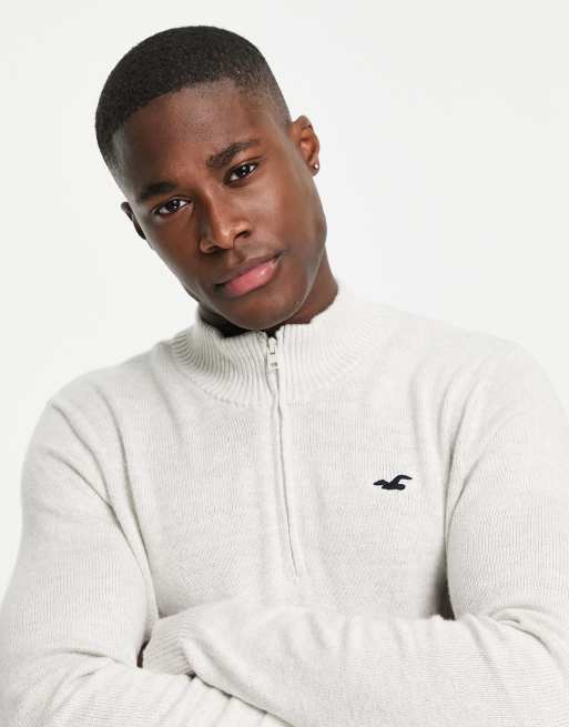 Hollister - Maglione grigio chiaro con logo e zip corta