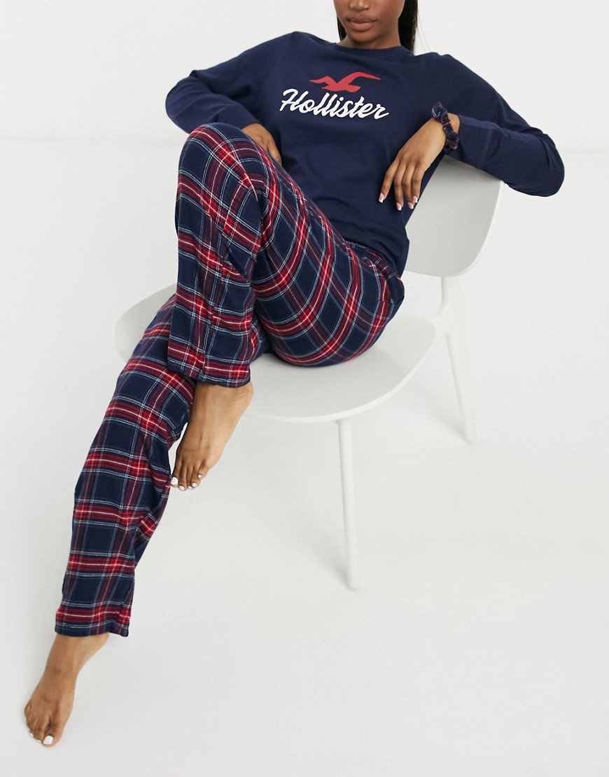 Hollister – Marinblå pyjamas i flanell