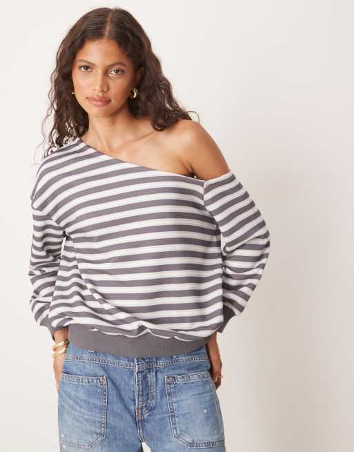 Hollister – Marinblå, randig, slouchy tröja med bara axlar och öglad insida