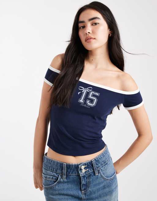 Hollister - Marineblå offshoulder T-shirt med korte ærmer og grafik