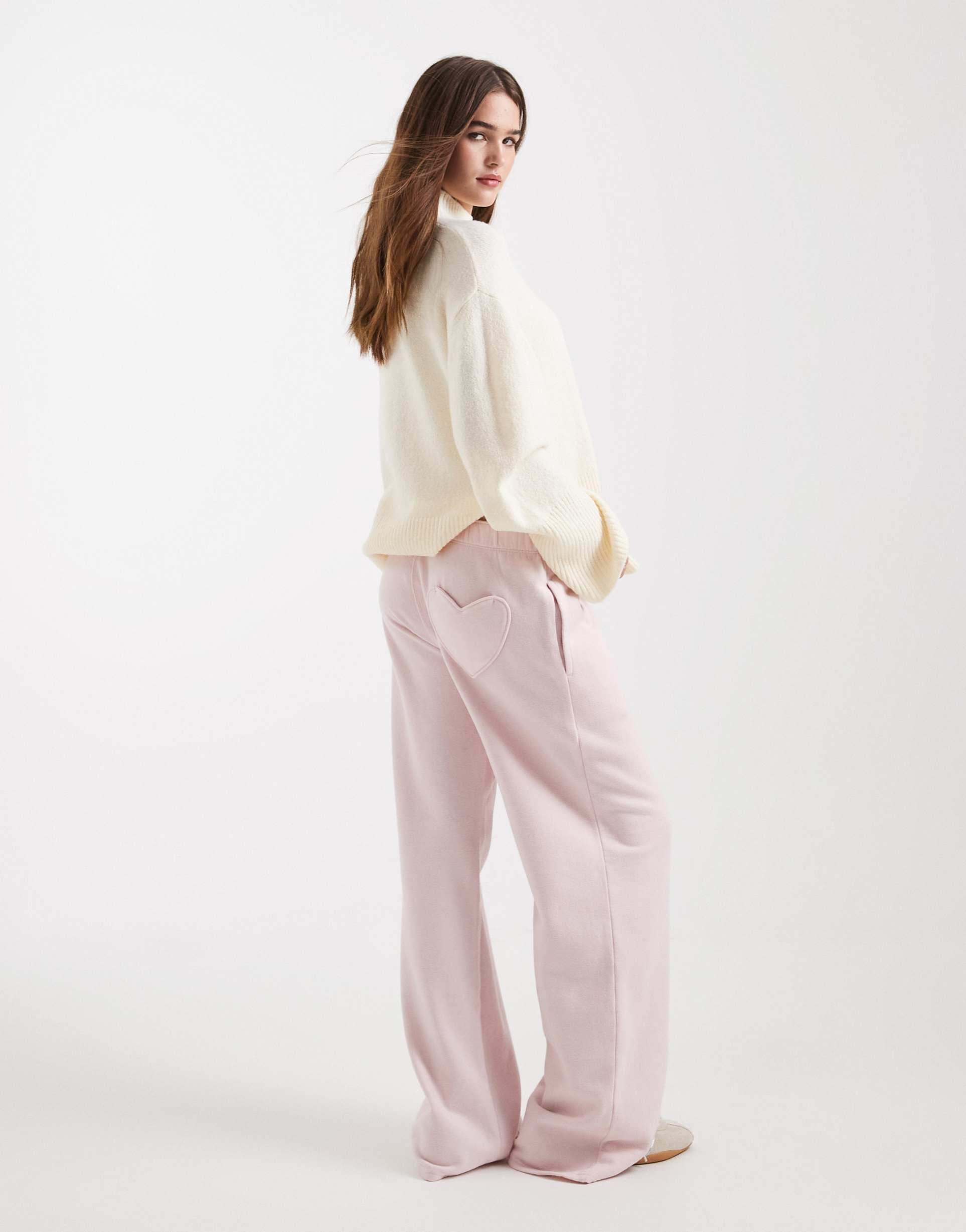 hollister mid rise wide leg heart detail sweatpants in pink