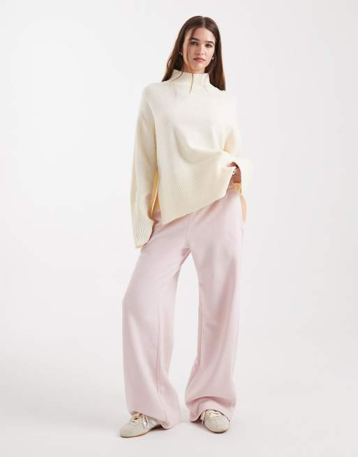Hollister mid rise wide leg heart detail sweatpants in pink | ASOS