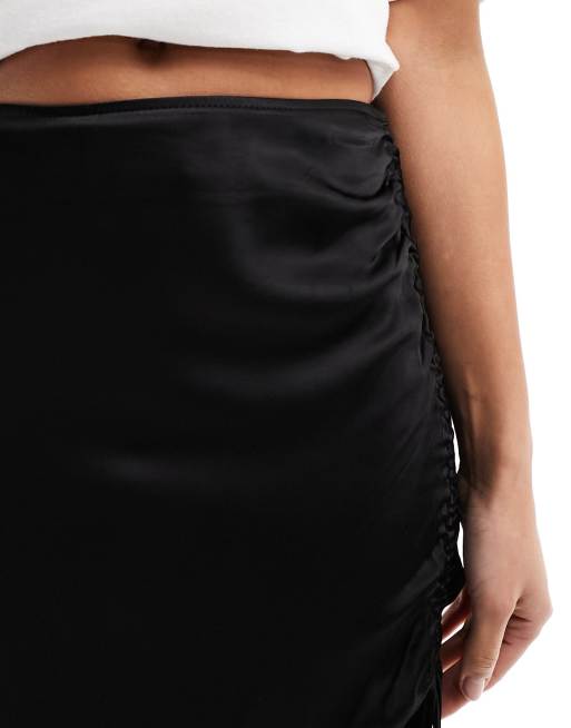 Hollister Midirock aus schwarzem Satin mit seitlicher Raffung ASOS