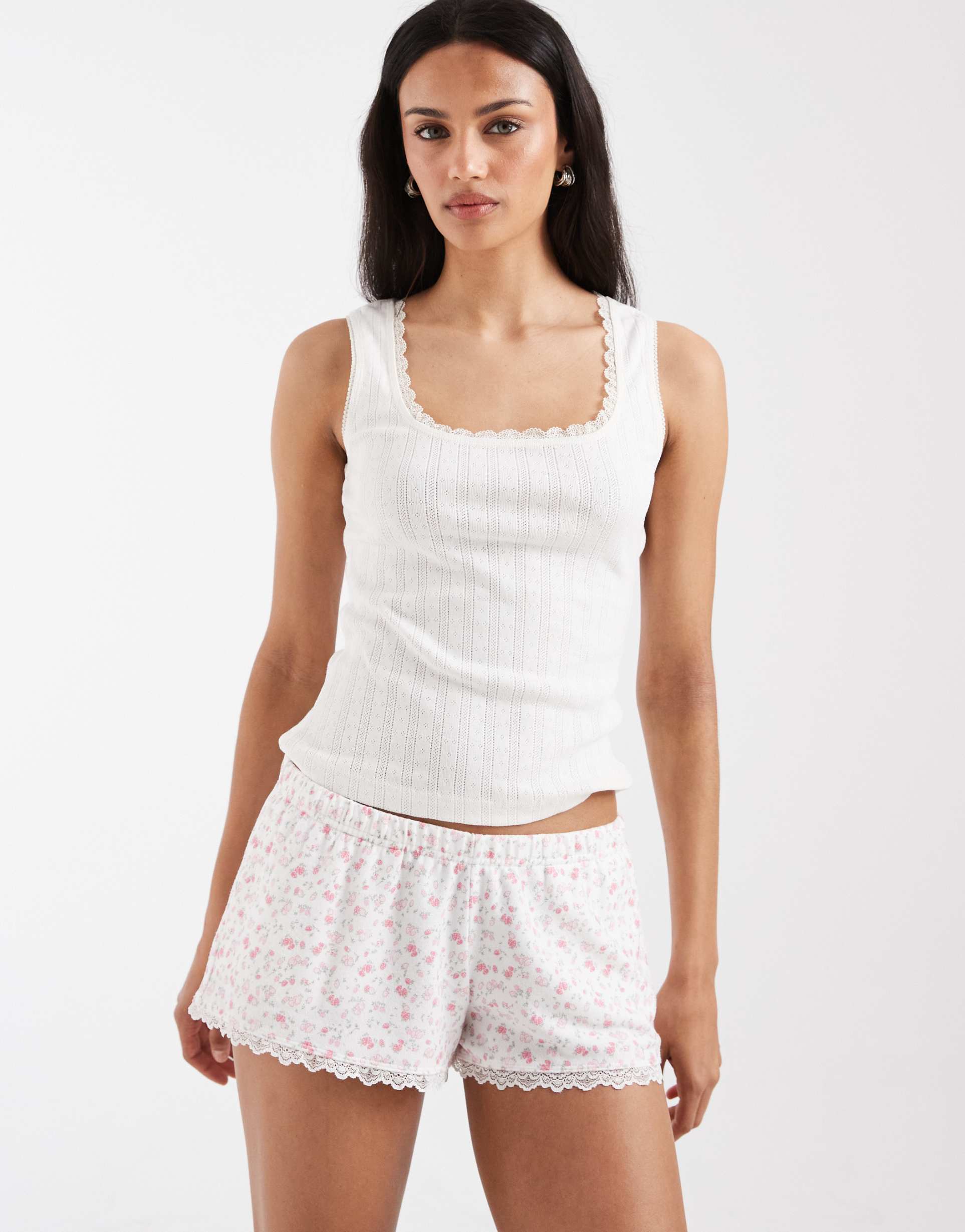hollister mini boxer pajama shorts in pink ditsy print