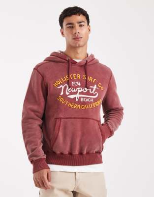 Hollister motif detail boxy pullover hoodie in burgundy-Red