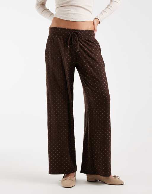Hollister mysiga vida byxor med bruna prickar, 3 av 5