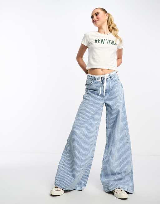 Hollister New York printed cropped t-shirt in white, 2 of 4
