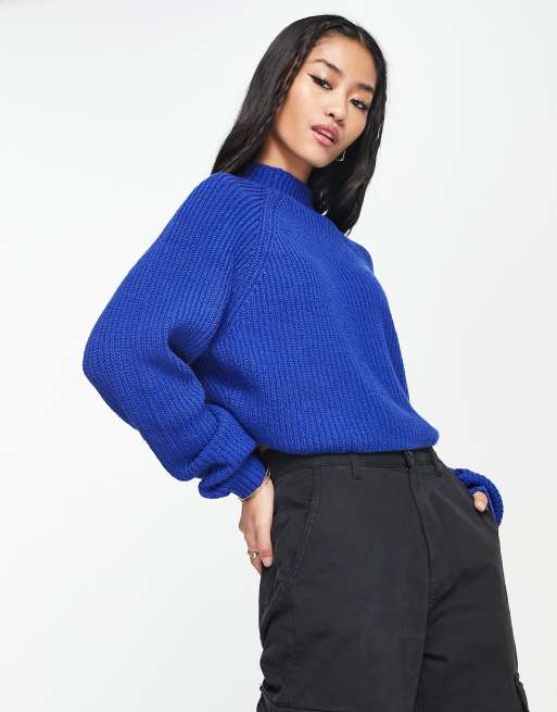 Hollister – Niebieski dzianinowy sweter o splocie warkoczowym z zabudowanym dekoltem 