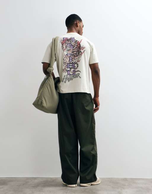Hollister oversized y2k front graphic t-shirt in beige, 1 of 5