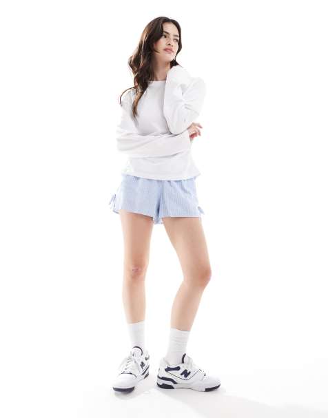 Hollister - Pantaloncini svolazzanti blu e bianchi a righe allacciati in vita - view 1