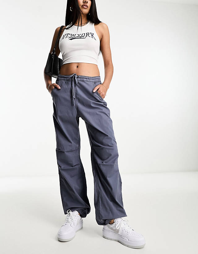 Hollister - parachute pant in blue/grey