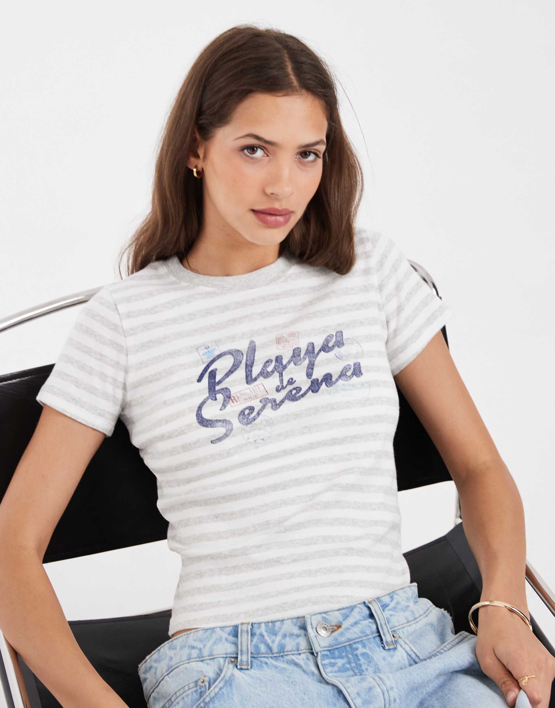 hollister playa graphic baby tee in gray striped print