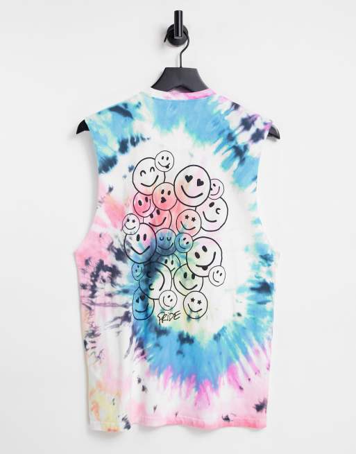 Hollister Pride Capsule Tie dye hemd met print op de achterkant en afgeknipte mouwen in regenboogkleuren
